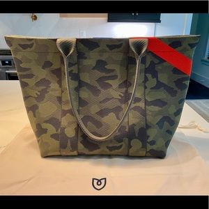 Rothy’s Essential Tote in Sage Camo LIKE NEW, WITH TAGS